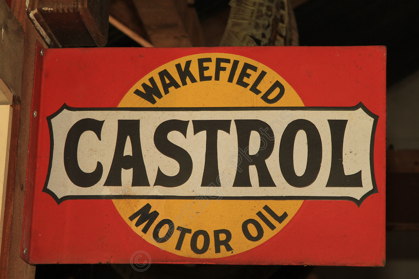 IMG 8551 
 Wakefield Castrol Motor Oil, sign. 
 Keywords: Wakefield Castrol Motor Oil Sign Red Yellow White Signage Garage Mechanic Cars