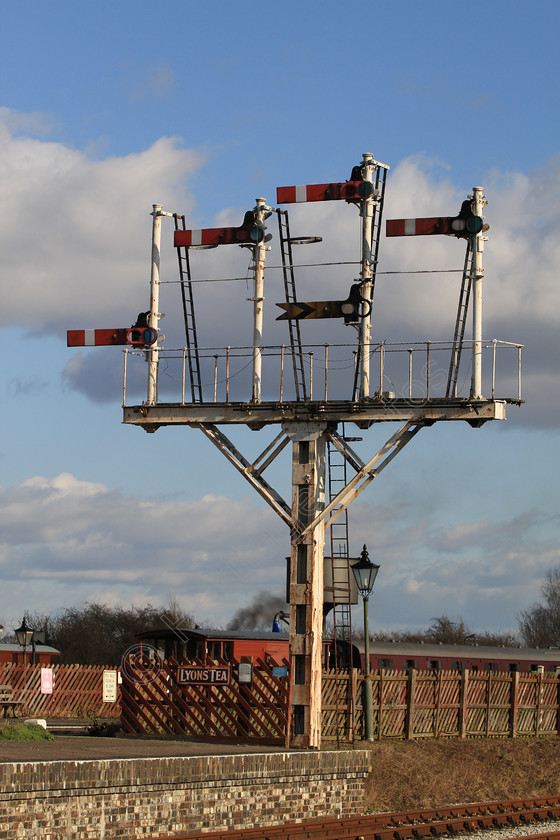 IMG 8992 
 Quainton Road Railway Station Signal. 
 Keywords: Quainton Railway Station Signal Platform Track Rail