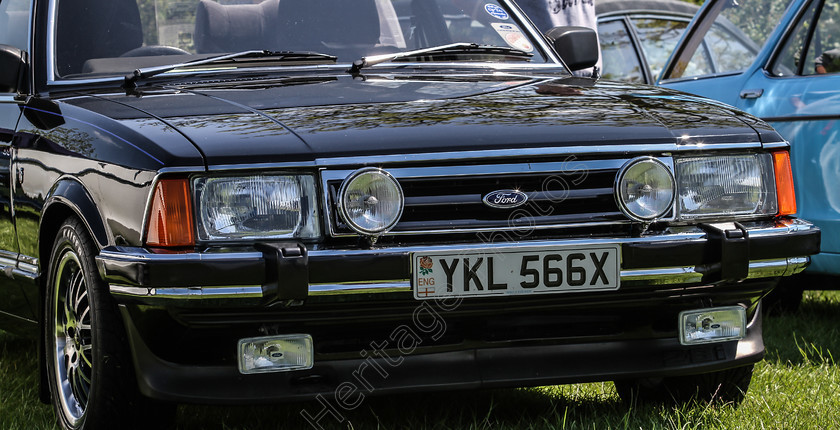 IMG 6180 
 Keywords: Chiltern Hills Vintage Classic Car Rally 2014 Transport Headlights Bumper Wheels Tyres Cars